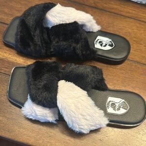 New Vivienne Hu Women's Black and Cream Faux Fur Slide Slippers leather